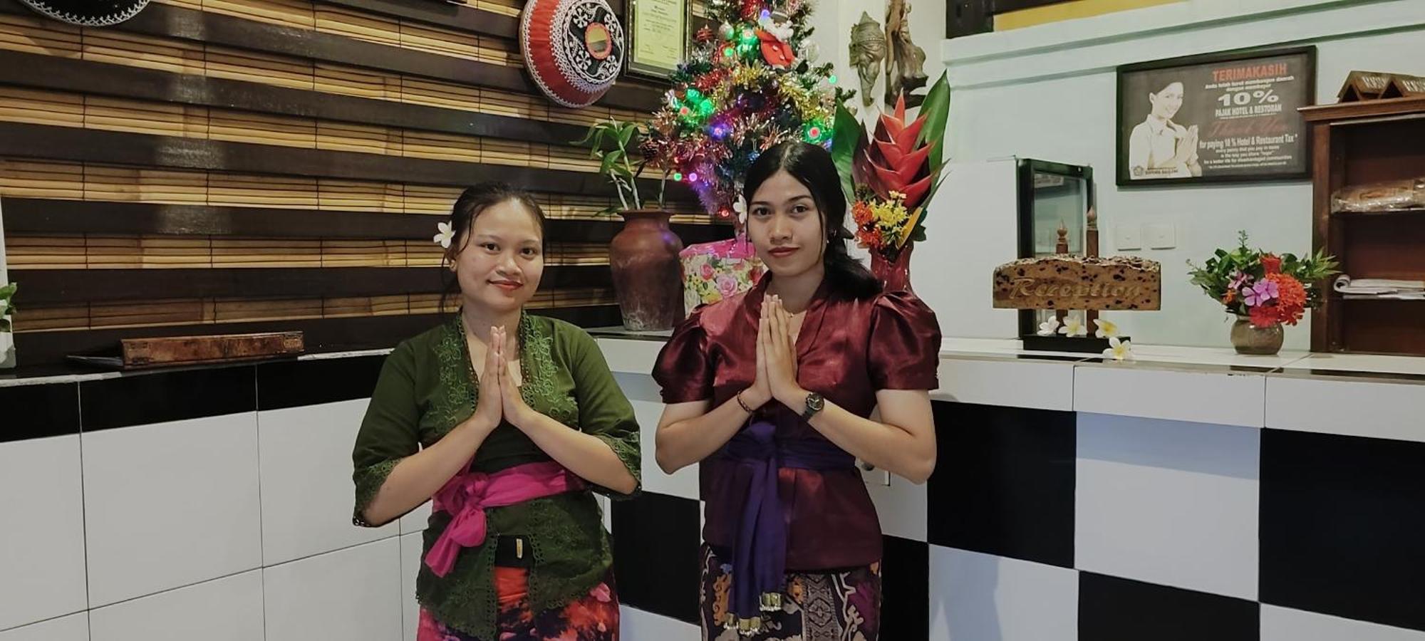 1000 ดรีม บังกะโลว์&เรสเทอรองค์ โลวินา ภายนอก รูปภาพ